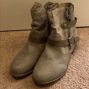 Womens ankle boots. Never worn.